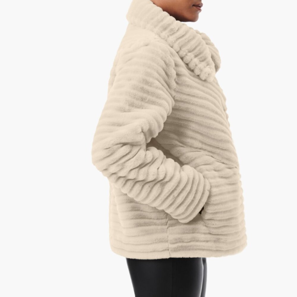 SALE! new BERNARDO Grooved Faux Fur $200 RETAIL Jacket 2512 5M5